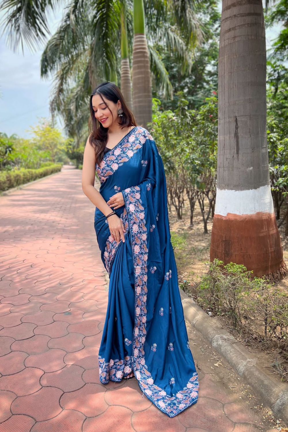 Beautiful Designer Simmar Bluminge Milky Tree Saree