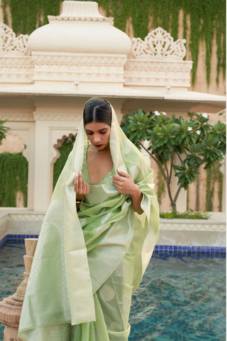 Green Pure Linen Weaving Saree_Kumari Sarees