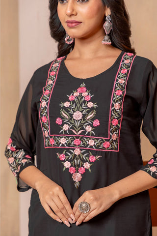 Black Georgette With Embroidery Work Kurta Set_Kumari Sarees