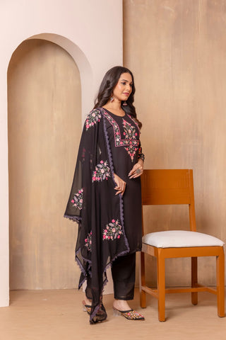 Black Georgette With Embroidery Work Kurta Set_Kumari Sarees