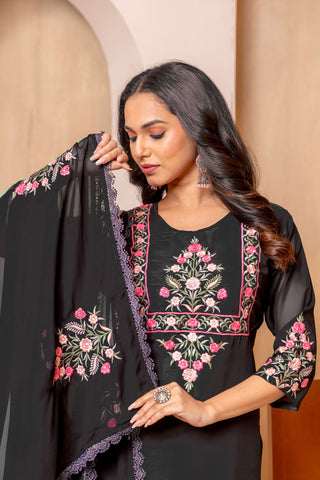 Black Georgette With Embroidery Work Kurta Set_Kumari Sarees