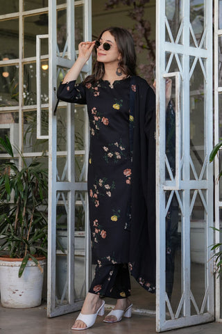 Black Silk Blend Nazmeen With Embroidery_Kumari Sarees