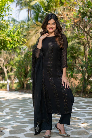 Black Georgette Heavy Crepe With Embroidery Kurta Set_Kumari Sarees