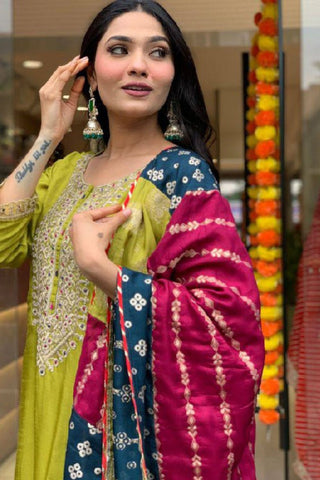 Green Viscose Chanderi Jacquard Embroidery Kurta Set_Kumari Sarees
