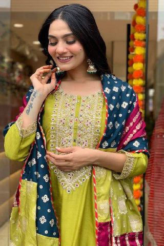 Green Viscose Chanderi Jacquard Embroidery Kurta Set_Kumari Sarees