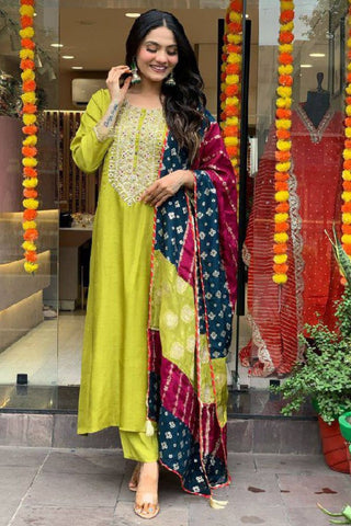 Green Viscose Chanderi Jacquard Embroidery Kurta Set_Kumari Sarees
