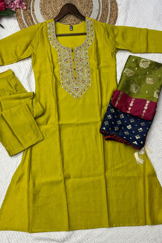 Green Viscose Chanderi Jacquard Embroidery Kurta Set_Kumari Sarees