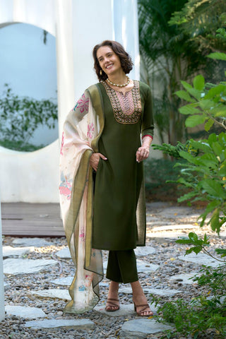 Green Organza Butti With Embroidery Kurta Set_Kumari Sarees