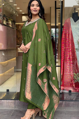 Green Georgette Weightless Digital Printed Kurta Pant With Dupatta_Kumari Sarees