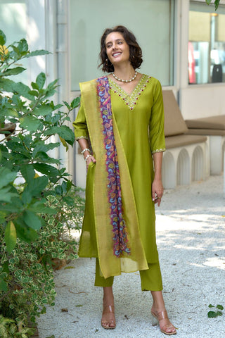 Green Chanderi Butti With Embroidery Kurta Set_Kumari Sarees