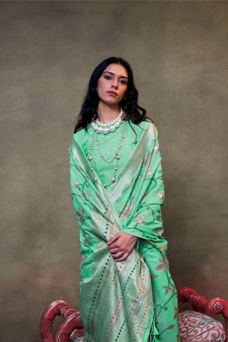 LIGHT GREEN SPUN HANDWOVEN JAMDANI SAREE