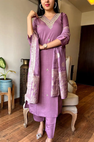 Lavender Chanderi Jaccard Silk Embroidery Kurta Set