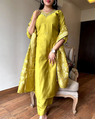 Lemon Green Chanderi Jaccard Silk Embroidery Kurta Set