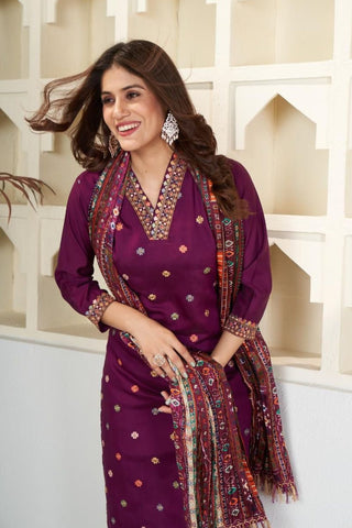 Maroon Viscose Chanderi Chinon Embroidery_Kumari Sarees