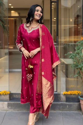 Maroon Georgette Weightless Degital Printed Kurti Pant With Dupatta_Kumari Sarees