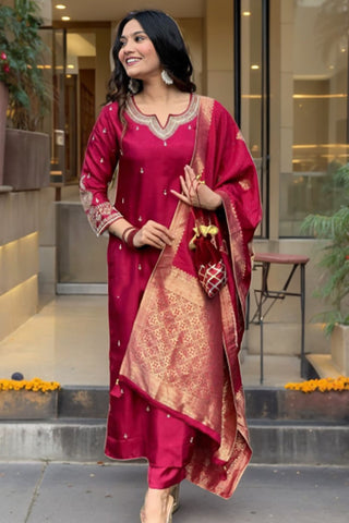 Maroon Georgette Weightless Degital Printed Kurti Pant With Dupatta_Kumari Sarees