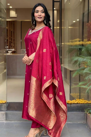 Maroon Georgette Weightless Degital Printed Kurti Pant With Dupatta_Kumari Sarees