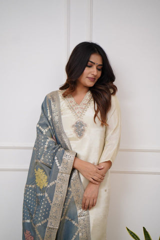 Off White Women Embroidered Chanderi Silk Kurta set