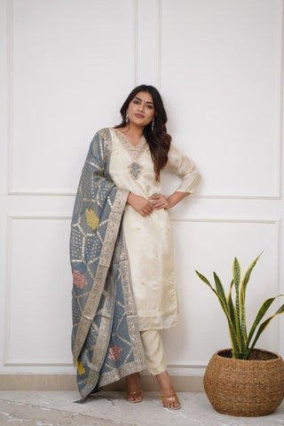 Off White Women Embroidered Chanderi Silk Kurta set