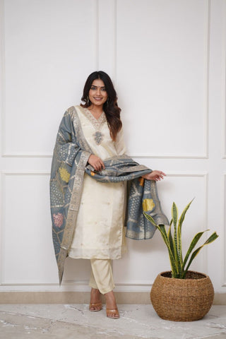 Off White Women Embroidered Chanderi Silk Kurta set