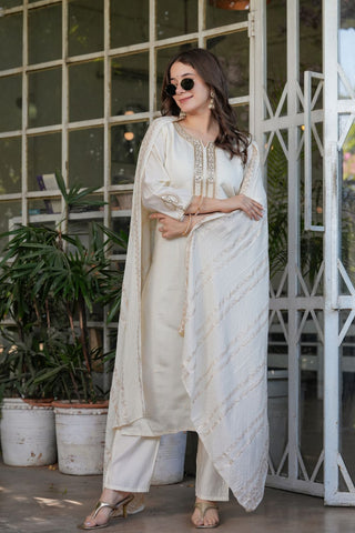 Off White Viscose Chanderi Jacqurad Embroidery Kurta Set_Kumari Sarees