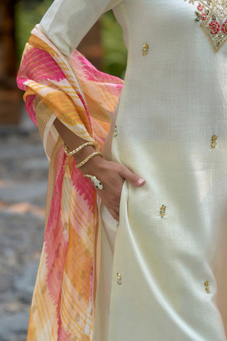 Off White Chanderi Butti With Embroidery Kurta Set