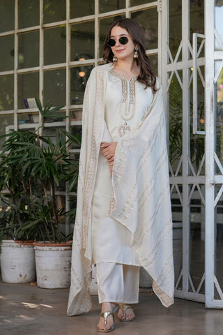 Off White Viscose Chanderi Jacqurad Embroidery Kurta Set_Kumari Sarees
