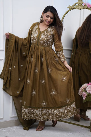 Olive Green Cotton Silk Embroidered Kurta Set_Kumari Sarees
