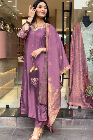 Onion Pink Georgette Weightless Digital Printed Kurta Pant With Dupatta_Kumari Sarees
