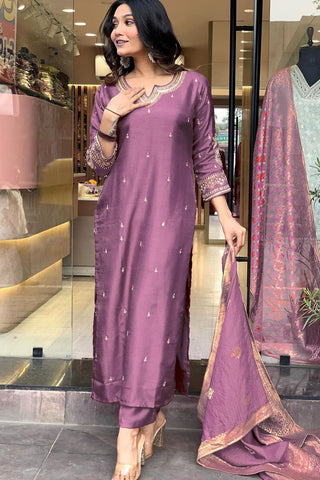 Onion Pink Georgette Weightless Digital Printed Kurta Pant With Dupatta_Kumari Sarees