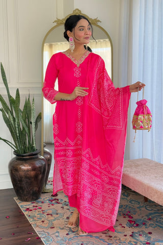 Viscose Gadhwal France Crepe Chinon Embroidery Kurta Set_Kumari Sarees