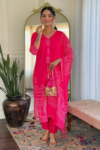 Viscose Gadhwal France Crepe Chinon Embroidery Kurta Set_Kumari Sarees