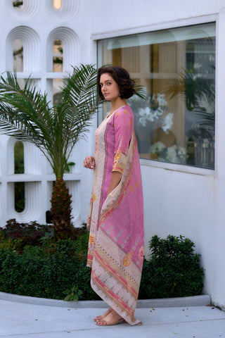 Pink Vatican Silk Blend With Embroidery Kurta Set_Kumari Sarees
