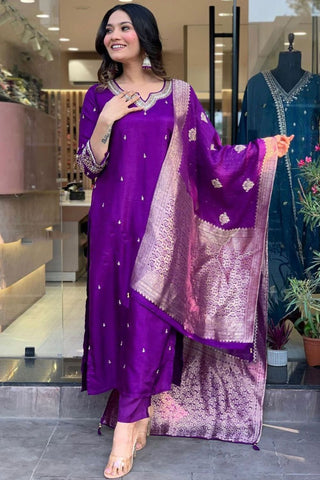 Purple Georgette Weightless Digital Printed Kurta Pant With Dupatta_Kumari Sarees