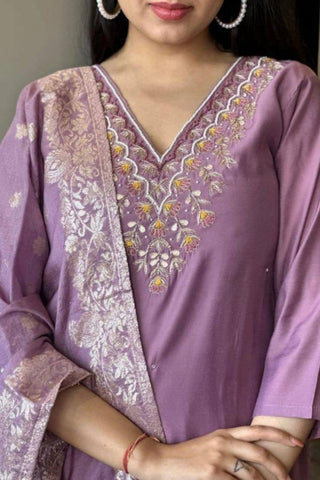 Lavender Embrodairy Stright Kurta Set With Jacquard Dupatta Set