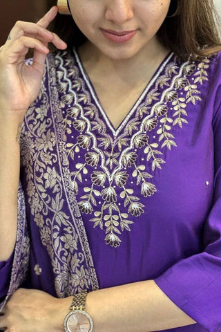 Purple Embrodairy Stright Kurta Set With Jacquard Dupatta Set_Kumari Sarees