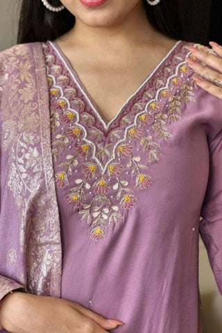 Lavender Embrodairy Stright Kurta Set With Jacquard Dupatta Set