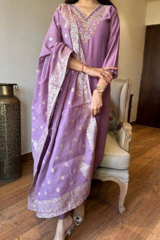 Lavender Embrodairy Stright Kurta Set With Jacquard Dupatta Set