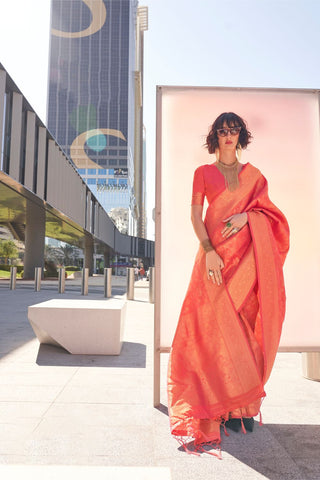 RED HANDLOOM WEAVING SAREE