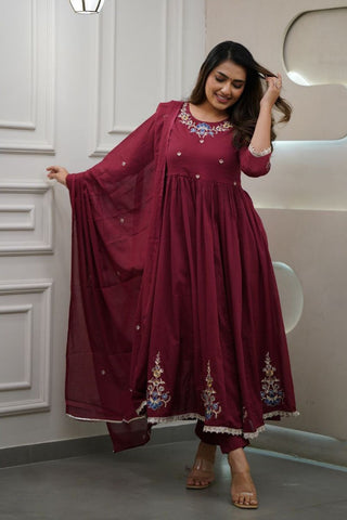 Red Viscose Chanderi With Embroidered Kurta Set_Kumari Sarees