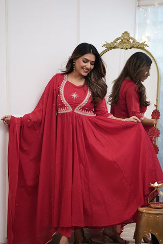 Red Muslin Cotton With Embroidered Kurta Set_Kumari Sarees