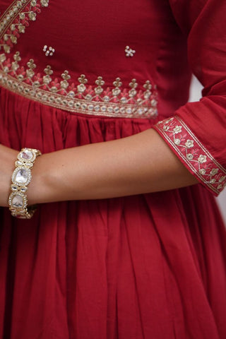 Red Muslin Cotton With Embroidered Kurta Set_Kumari Sarees
