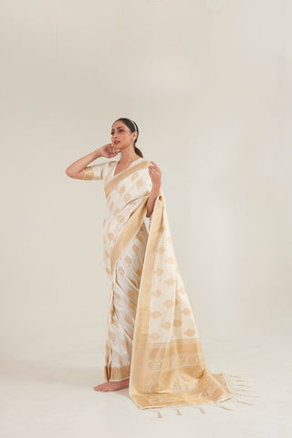 WHITE KANJEEVARAM HANDLOOM WEAVING SILK SAREE