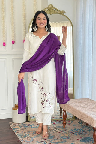 White Viscose Reyon Chinon Embroidery Kurta Set_Kumari Sarees