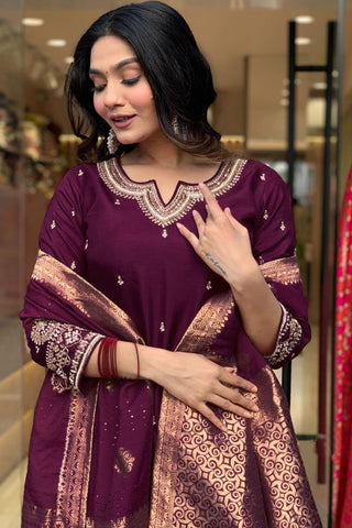 Multi Color Georgette Weightless Degital Printed Kurti Pant With Dupatta_Kumari Sarees