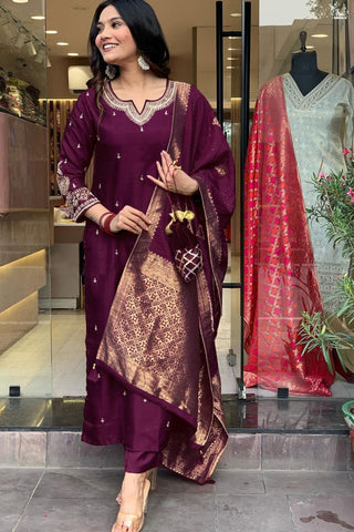 Multi Color Georgette Weightless Degital Printed Kurti Pant With Dupatta_Kumari Sarees