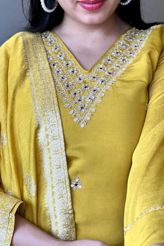 Yellow Chanderi Jaccard Silk Embroidery Kurta Set_Kumari Sarees