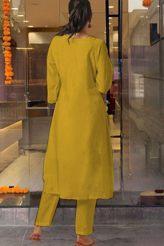 Yellow Georgette Weightless Digital Printed Kurta Pant With Dupatta_Kumari Sarees
