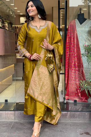 Yellow Georgette Weightless Digital Printed Kurta Pant With Dupatta_Kumari Sarees
